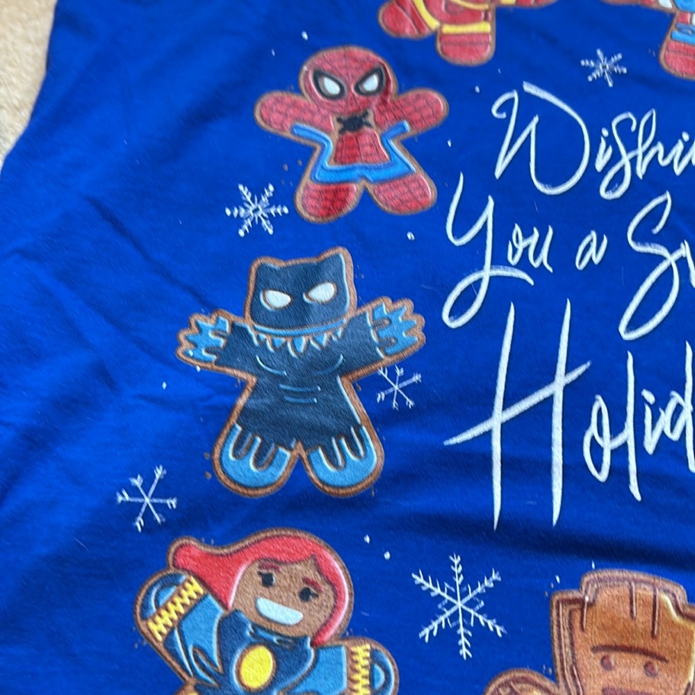 NWOT Marvel Christmas t shirt - Picture 4 of 5